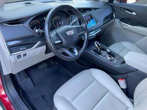 2021 Cadillac XT4 Premium Luxury