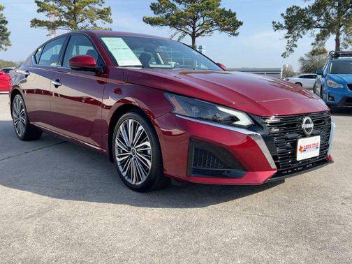 2025 Nissan Altima SL FWD