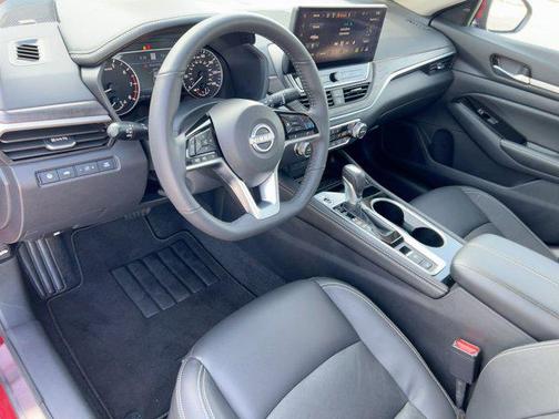 2025 Nissan Altima SL FWD