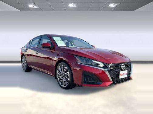 2025 Nissan Altima SL FWD