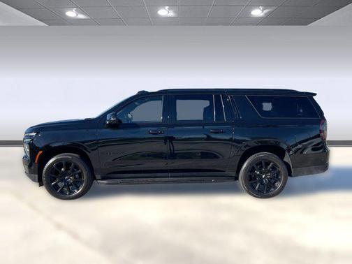 2025 Chevrolet Suburban RST