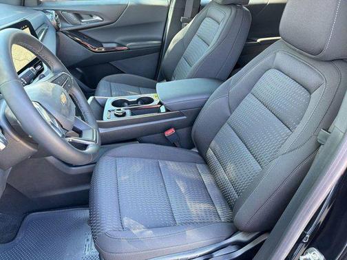 Mosaic Black Metallic 2026 Chevrolet Equinox 1LT