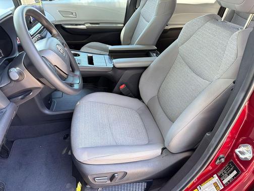 Ruby Flare Pearl 2025 Toyota Sienna LE