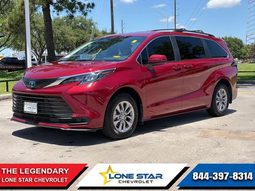 Ruby Flare Pearl 2025 Toyota Sienna LE