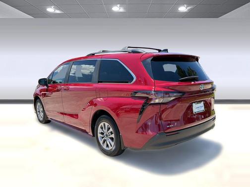 Ruby Flare Pearl 2025 Toyota Sienna LE