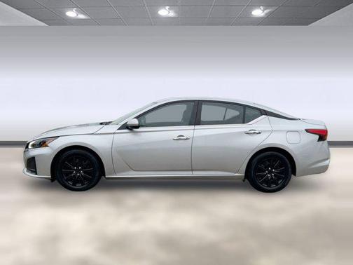 2023 Nissan Altima S FWD