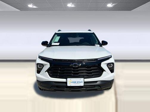 Summit White 2026 Chevrolet Trailblazer LT