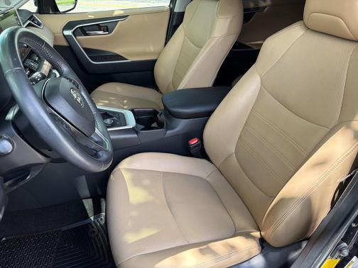 Midnight Black Metallic 2019 Toyota RAV4 Hybrid Limited