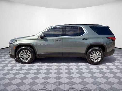 Silver Sage Metallic 2023 Chevrolet Traverse LT Cloth