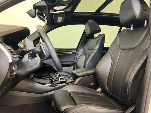 Mineral White Metallic 2023 BMW X3 sDrive30i