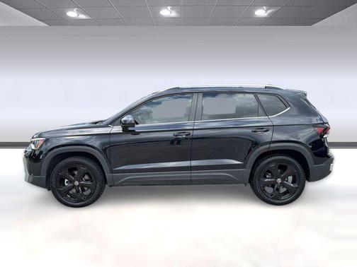 Deep Black Pearl 2025 Volkswagen Taos 1.5T SEL