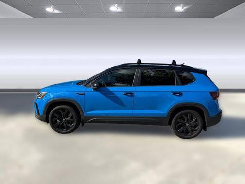 2024 Volkswagen Taos 1.5T SE Black