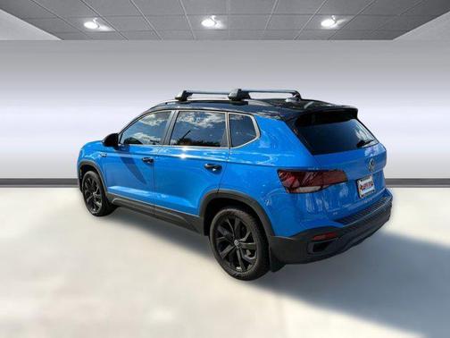 2024 Volkswagen Taos 1.5T SE Black