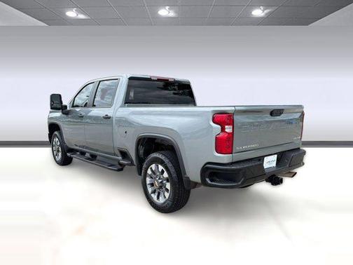 Sterling Gray Metallic 2024 Chevrolet Silverado 2500 Custom