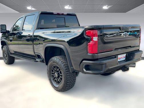 2024 Chevrolet Silverado 2500 4WD Crew Cab Standard Bed ZR2