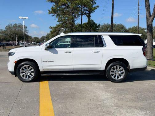 2023 Chevrolet Suburban Premier