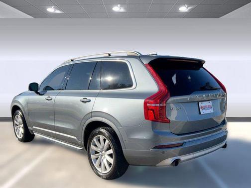 2018 Volvo XC90 T5 Momentum