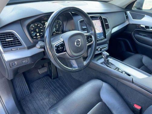 2018 Volvo XC90 T5 Momentum