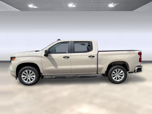White Sands 2026 Chevrolet Silverado 1500 Custom
