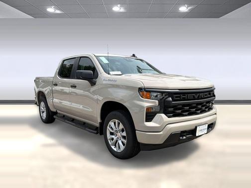 White Sands 2026 Chevrolet Silverado 1500 Custom