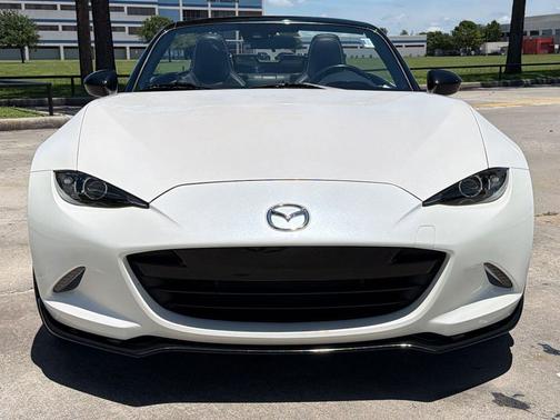 Snowflake White Pearl Mica 2023 Mazda MX-5 Miata Club