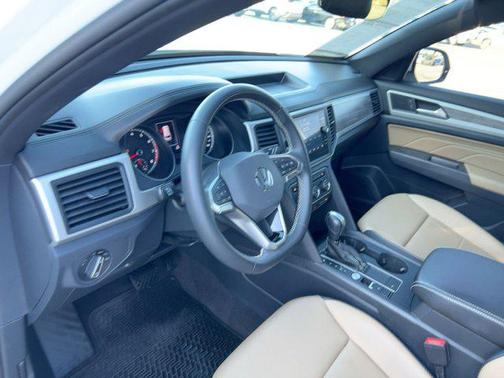 2021 Volkswagen Atlas Cross Sport 2.0T SE w/Technology