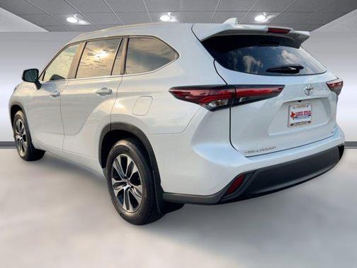 2025 Toyota Highlander XLE