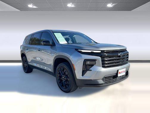 2024 Chevrolet Traverse LS