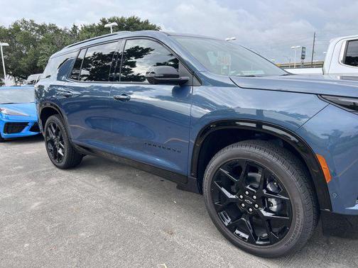 2025 Chevrolet Traverse RS
