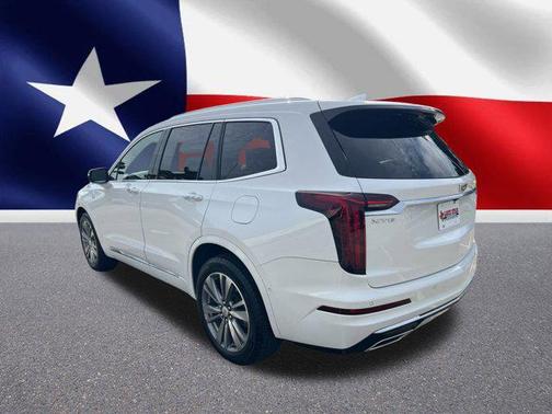 2022 Cadillac XT6 Premium Luxury FWD