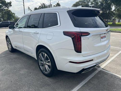 2022 Cadillac XT6 Premium Luxury FWD