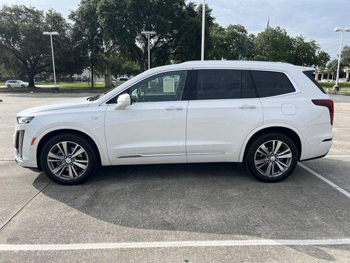 2022 Cadillac XT6 Premium Luxury FWD
