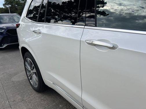2022 Cadillac XT6 Premium Luxury FWD