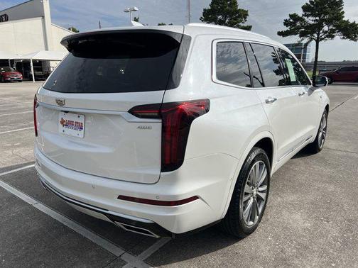 2022 Cadillac XT6 Premium Luxury FWD