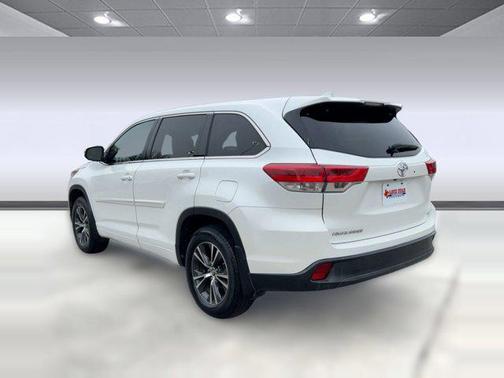 2018 Toyota Highlander LE