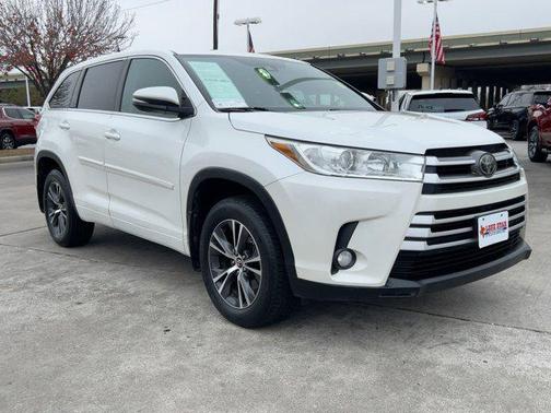 2018 Toyota Highlander LE