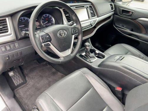 2018 Toyota Highlander LE