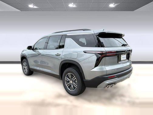 Sterling Gray Metallic 2026 Chevrolet Traverse LT