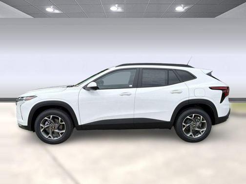 Summit White 2026 Chevrolet Trax LT