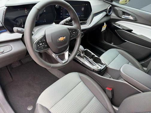 Summit White 2026 Chevrolet Trax LT