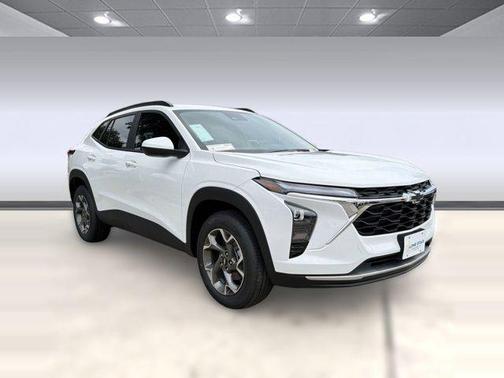 Summit White 2026 Chevrolet Trax LT