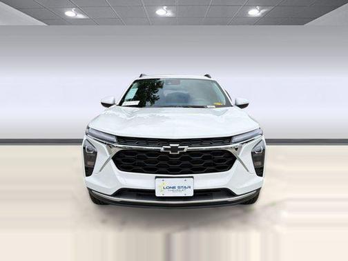 Summit White 2026 Chevrolet Trax LT