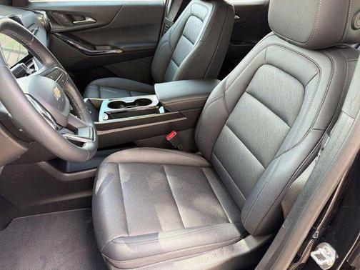 Mosaic Black Metallic 2025 Chevrolet Equinox 1LT