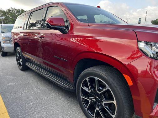 2022 Chevrolet Suburban RST