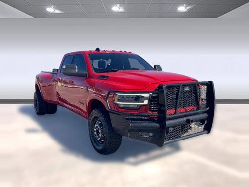 2022 RAM 3500 Laramie Crew Cab 4x4 8' Box