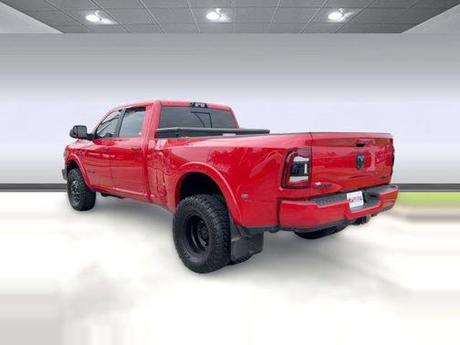 2022 RAM 3500 Laramie Crew Cab 4x4 8' Box
