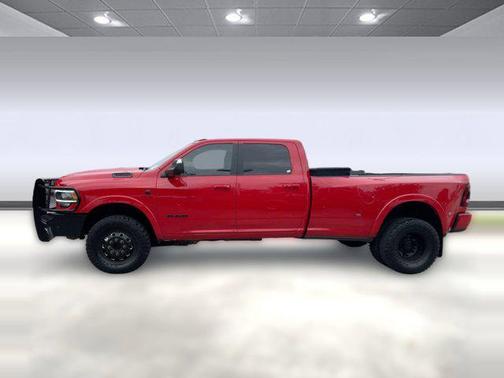 2022 RAM 3500 Laramie Crew Cab 4x4 8' Box