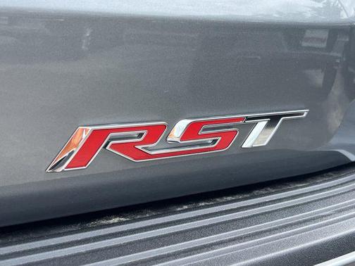 2025 Chevrolet Suburban RST