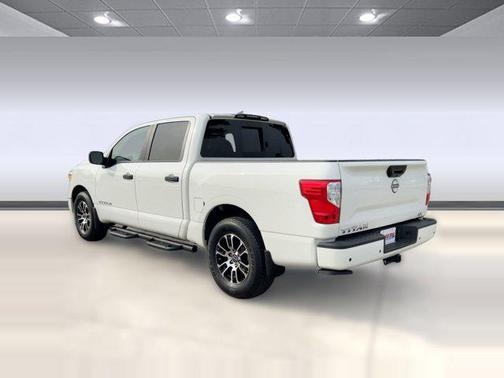 2023 Nissan Titan SV