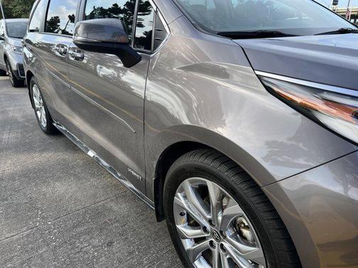 2021 Toyota Sienna Platinum 7 Passenger